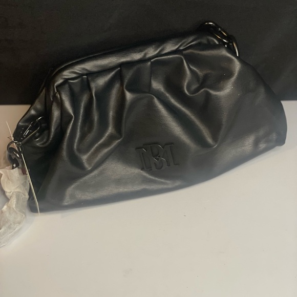 NWT Badgley Mischka‎ Black Framed Vegan Leather Clutch with chain strap - Picture 3 of 5